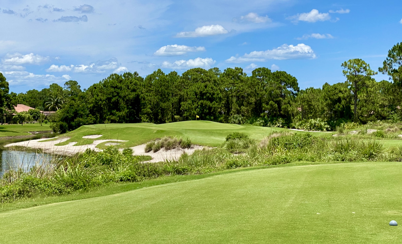 Dye Course par 3